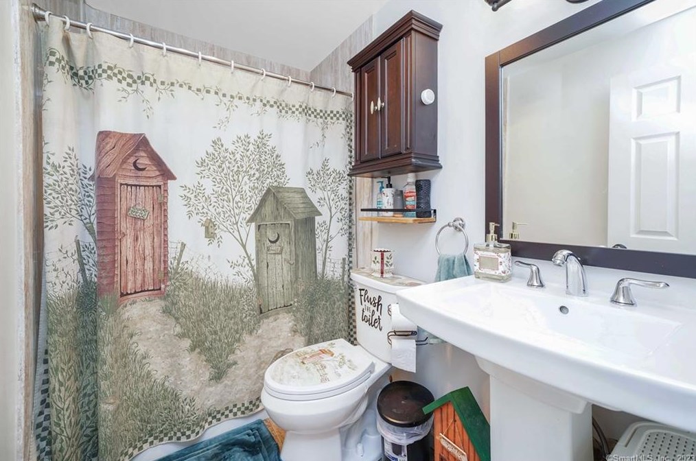 141 Yantic Ln, Norwich CT  06360-1455 exterior