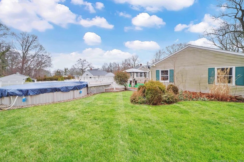 141 Yantic Ln, Norwich CT  06360-1455 exterior