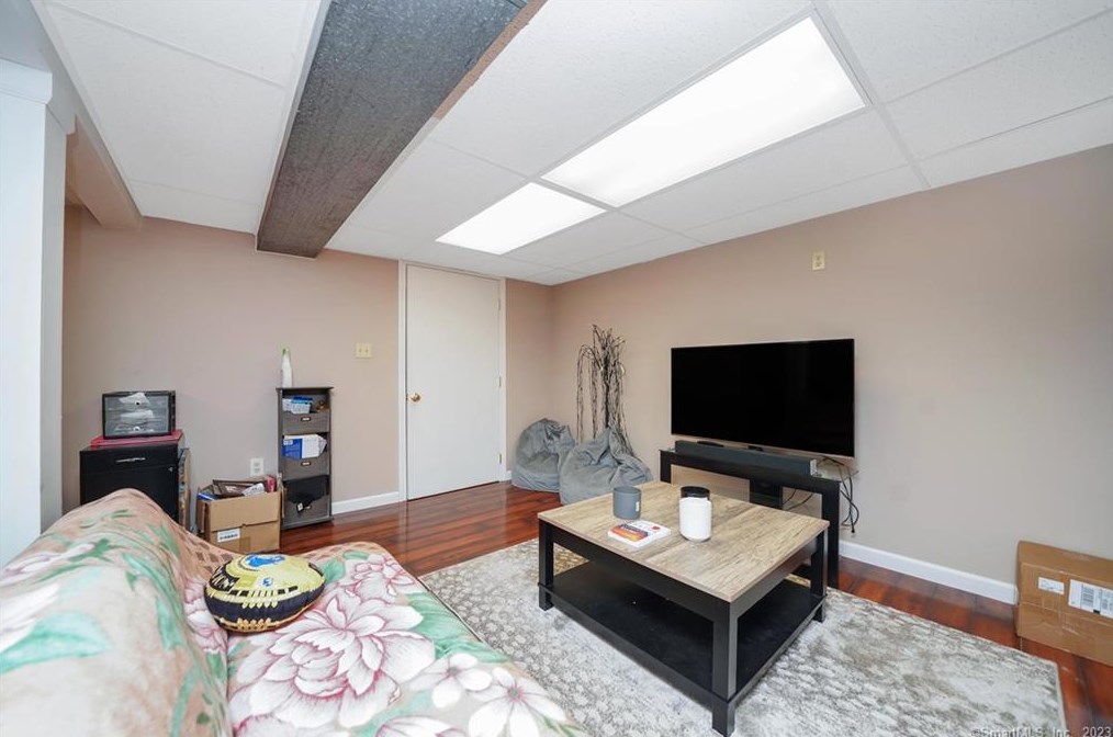 141 Yantic Ln, Norwich CT  06360-1455 exterior