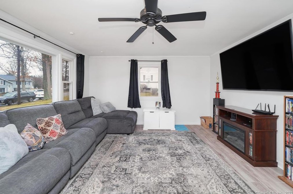 141 Yantic Ln, Norwich CT  06360-1455 exterior