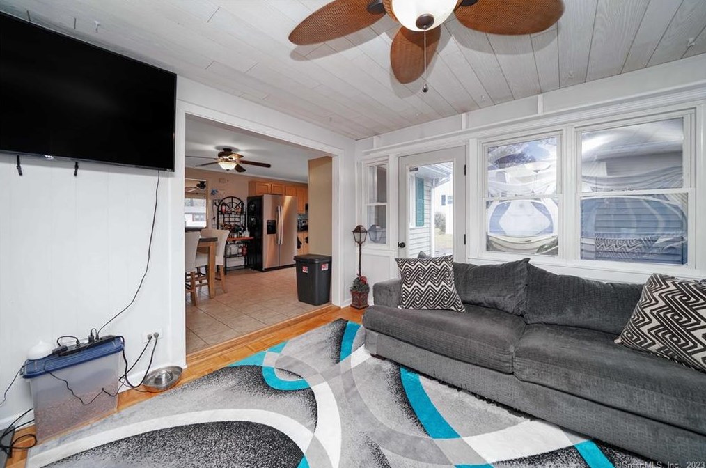 141 Yantic Ln, Norwich CT  06360-1455 exterior