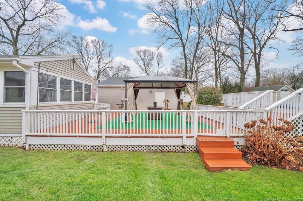 141 Yantic Ln, Norwich CT  06360-1455 exterior