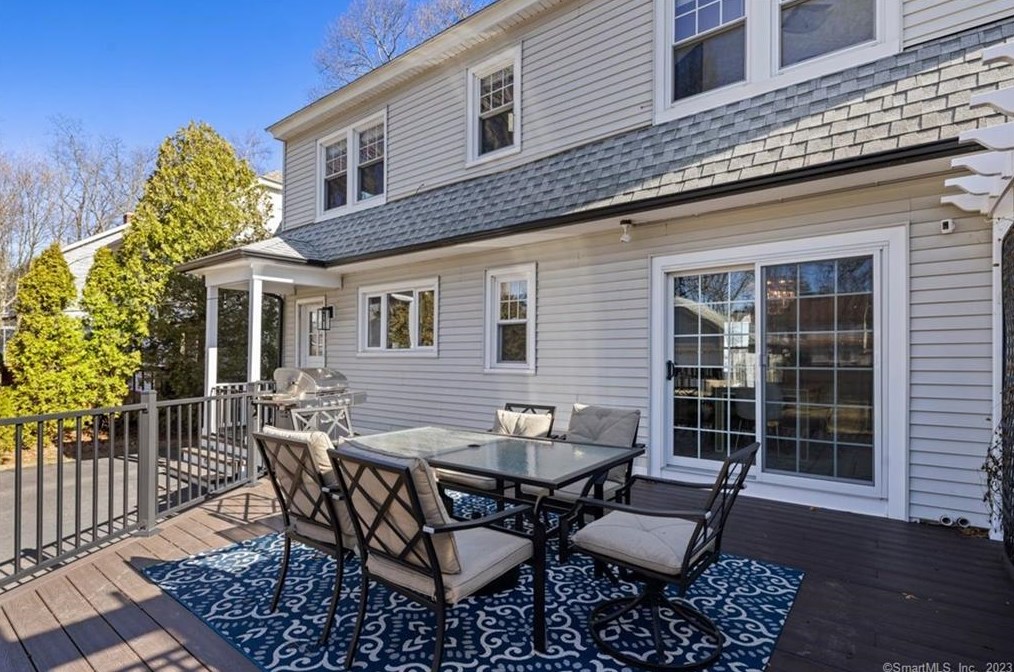 97 Walden St, Hartford, CT 06107-1739