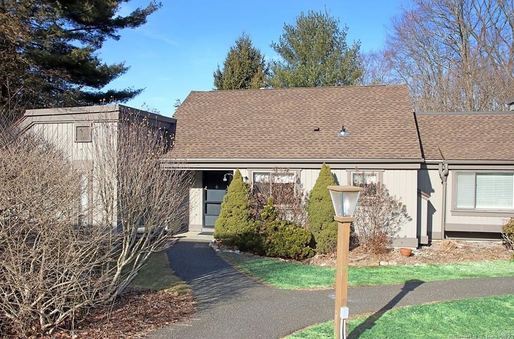 724 Heritage Village #a, Southbury, CT 06488