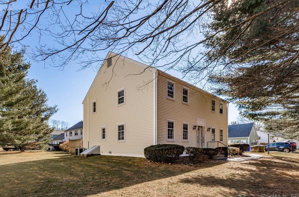 495 Dowd Ave #495, Collinsville, CT 06019