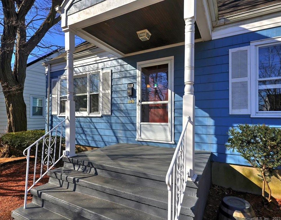 245 Swanson Ave, Stratford, CT 06614