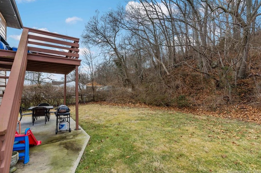 360 Burr St, New Haven CT  06512-3646 exterior