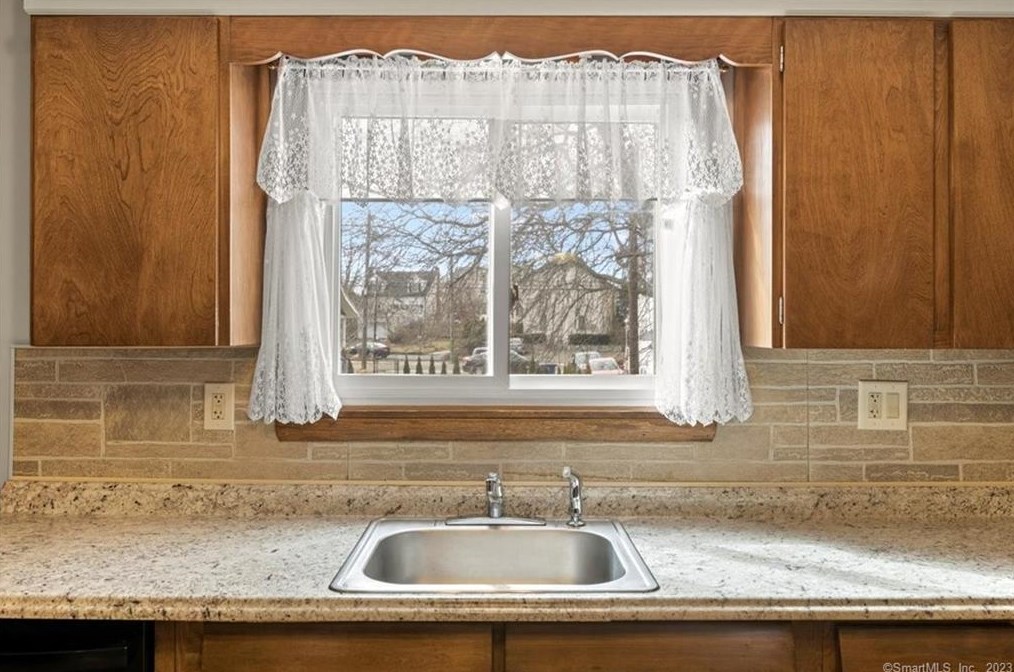 66 Concord St, New Haven CT 06514-4017 exterior