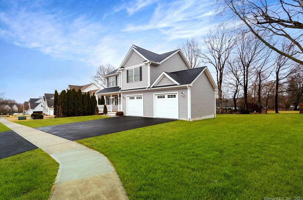 40 Perry Ln, Stratford, CT 06615