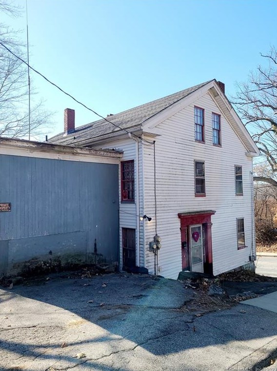 1 Bellevue St, Putnam, CT 06260