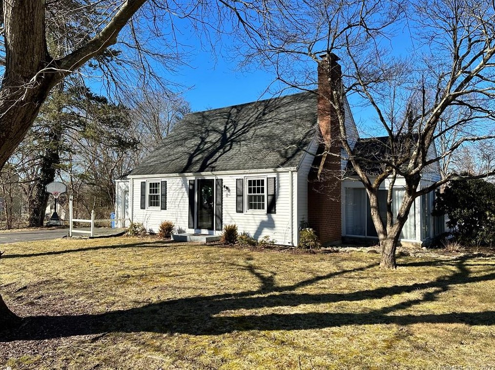 8 Pine Tree Ln, Glastonbury, CT 06033