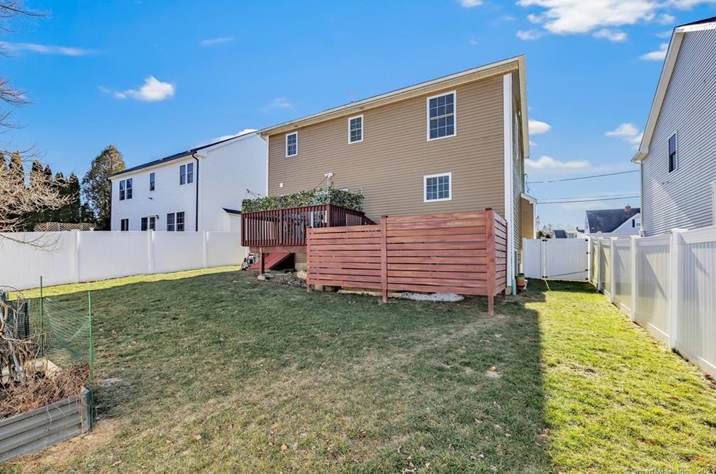 25 Summit Ave, Huntington, CT 06484