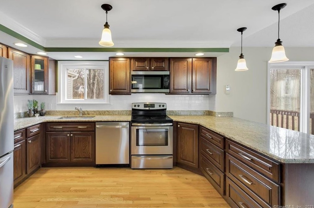 35 Satari Dr, Coventry, CT 06238