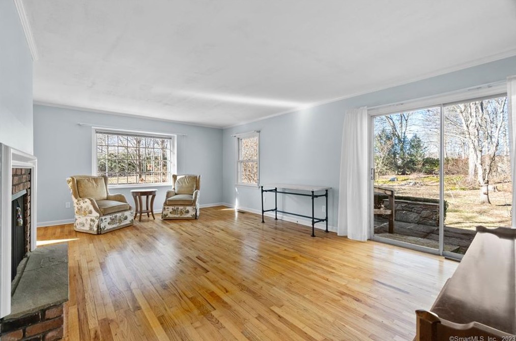 19 Maple Ave, Essex, CT 06426