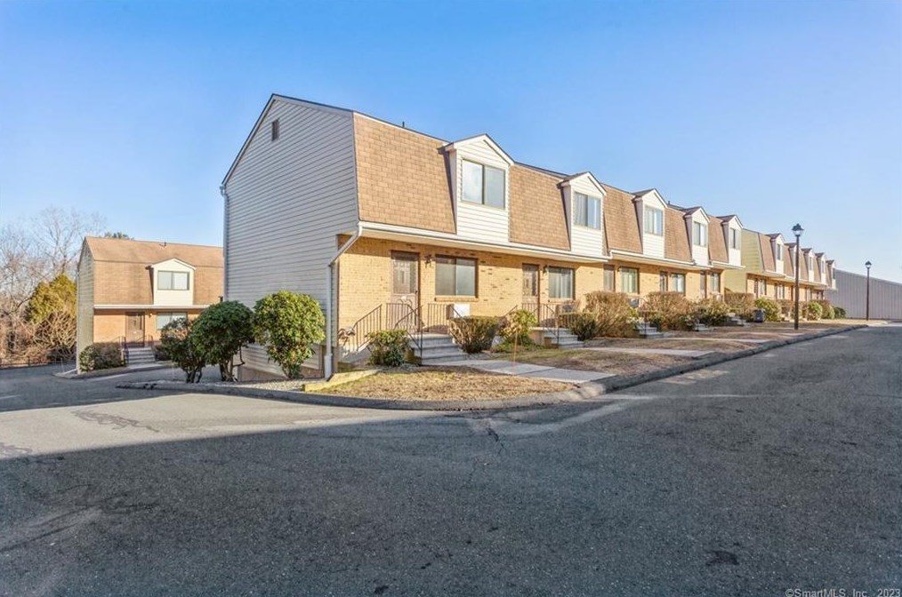 600 Clark Ave #22, Bristol, CT 06010