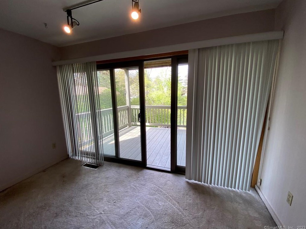 1230 Farmington #d, Farmington, CT 06032