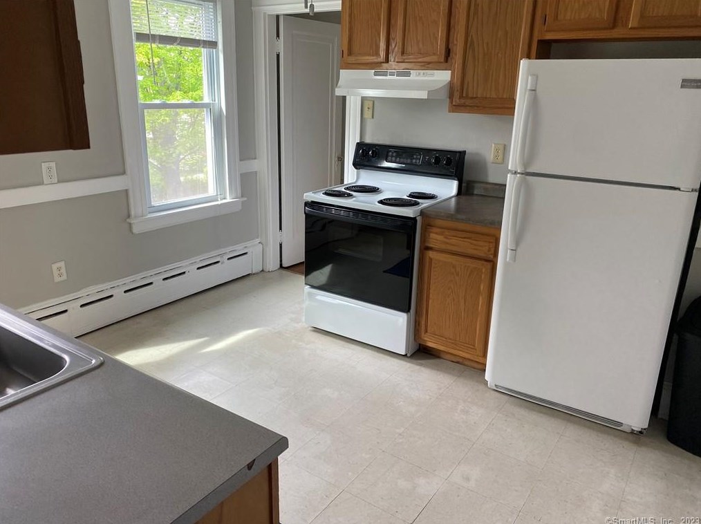 304 Buckingham St, Watertown, CT 06779