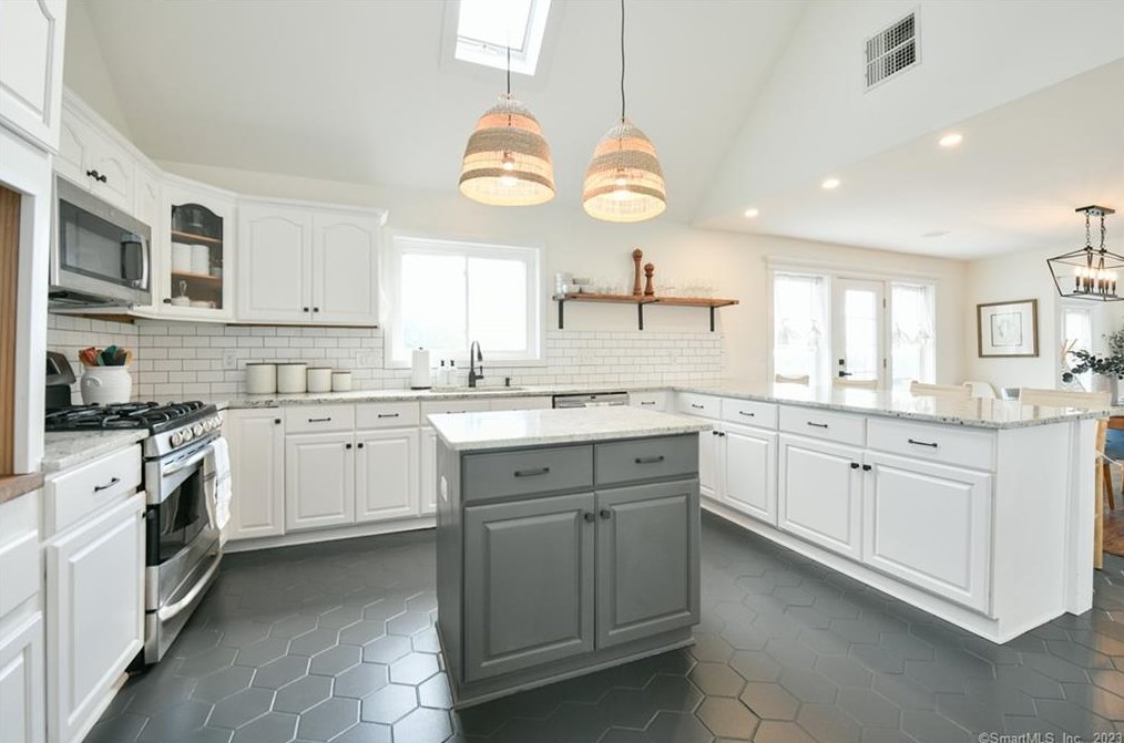 57 Bayview Cir, Watertown CT  06795-1328 exterior
