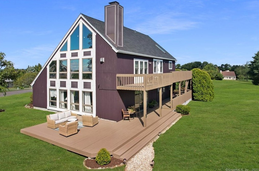 57 Bayview Cir, Watertown CT  06795-1328 exterior