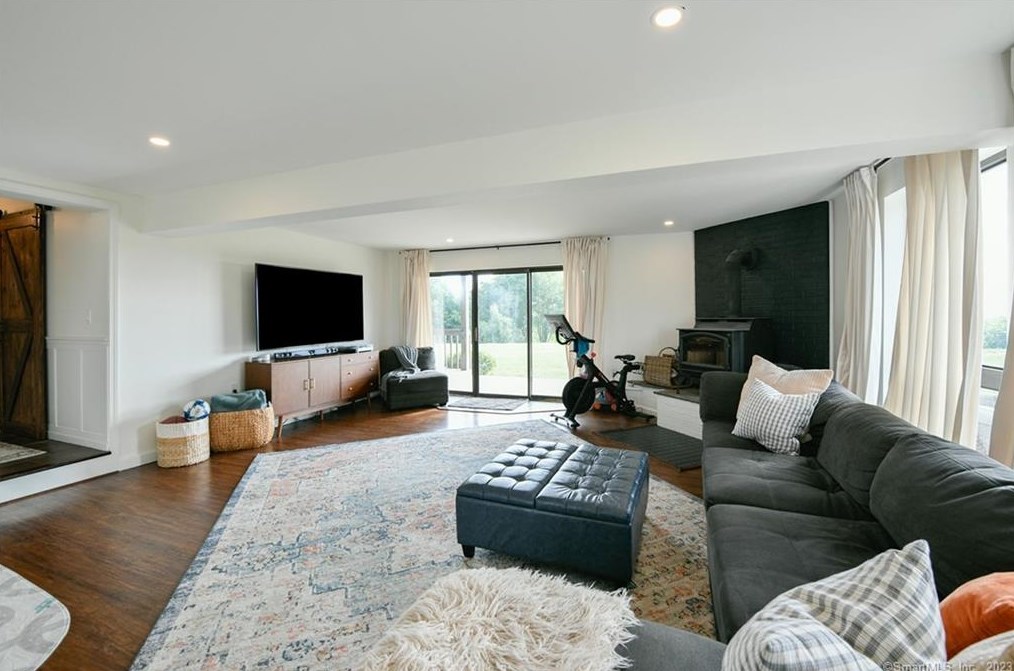 57 Bayview Cir, Watertown CT  06795-1328 exterior