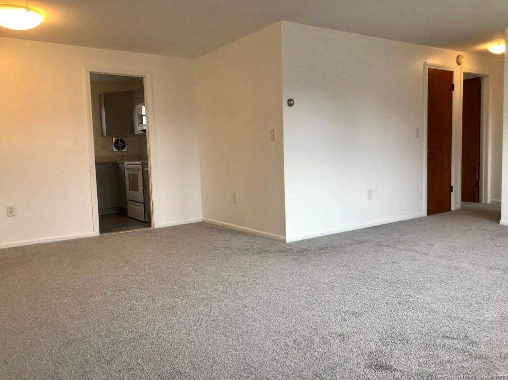 9 Grandview Dr #43d, Farmington, CT 06032