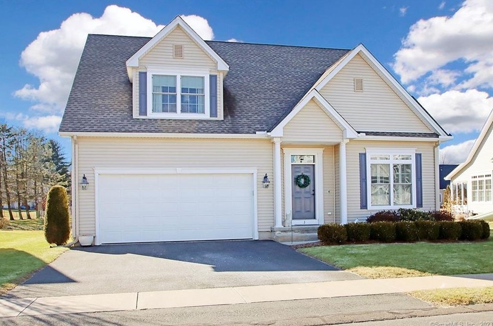 3 Greendale Dr, Suffield CT  06078-1993 exterior