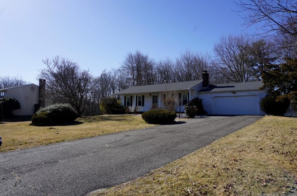 422 Oxbow Dr, Torrington, CT 06790