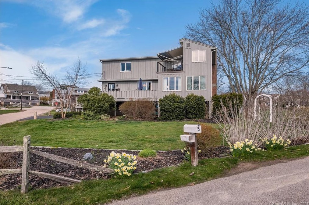 5 Charles St, Stonington, CT 06378