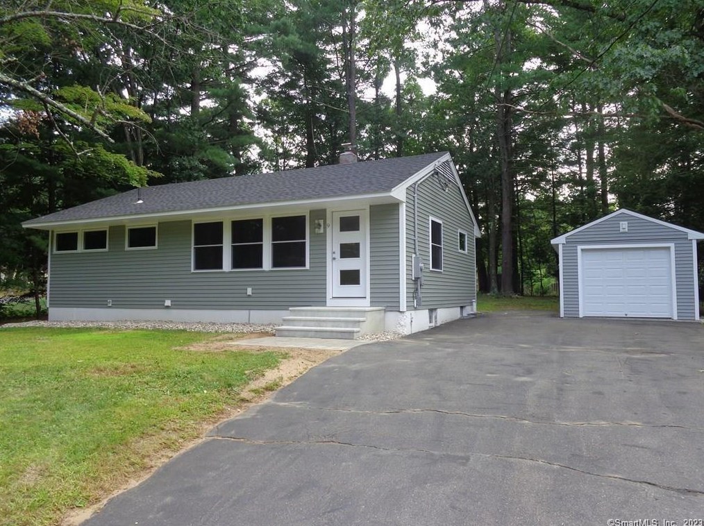 9 Silver Dr, Unionville, CT 06013