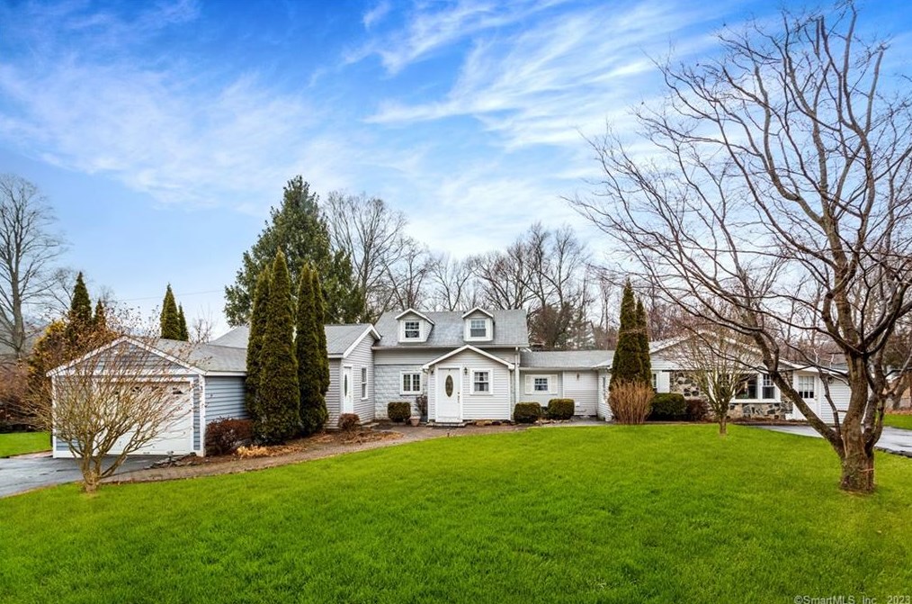 3 Knollcrest Rd, Danbury, CT 06812