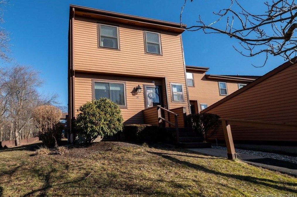 71 Cedar Knolls Dr #71, Branford, CT 06405