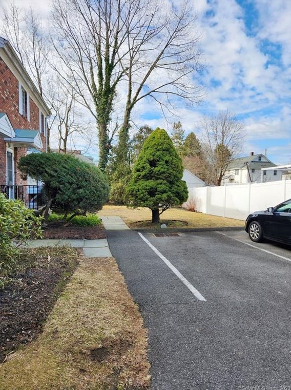 96 Valley Rd #18, Cos Cob, CT 06807