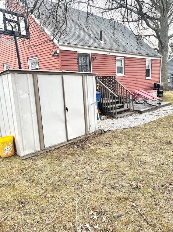 9 Warren Ln, Windsor, CT 06095