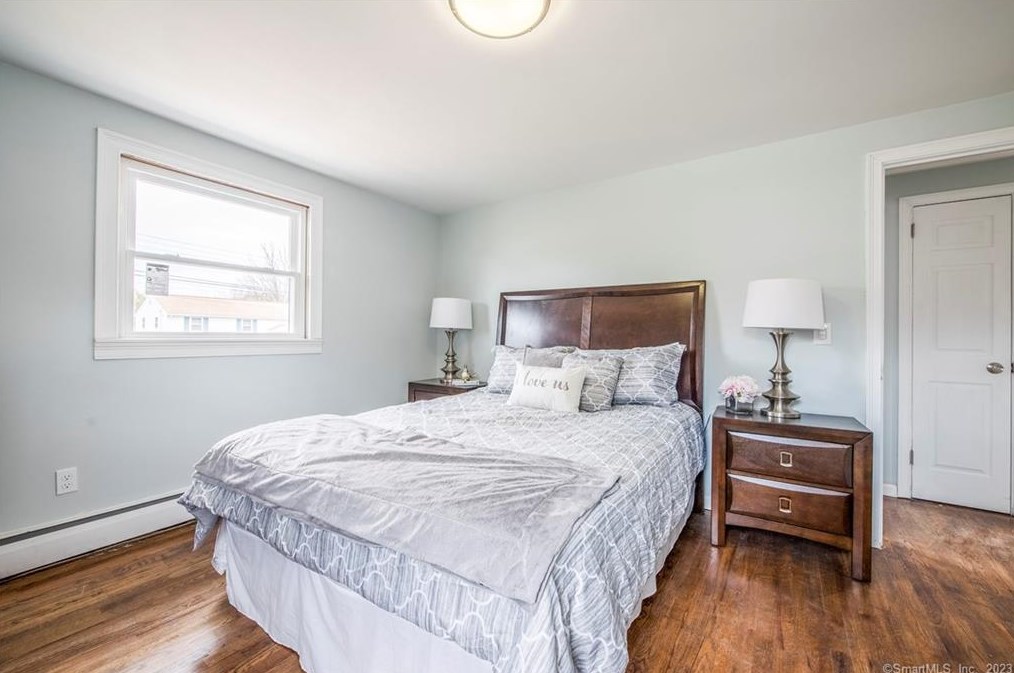 41 Brook St, Hartford CT  06108-1002 exterior