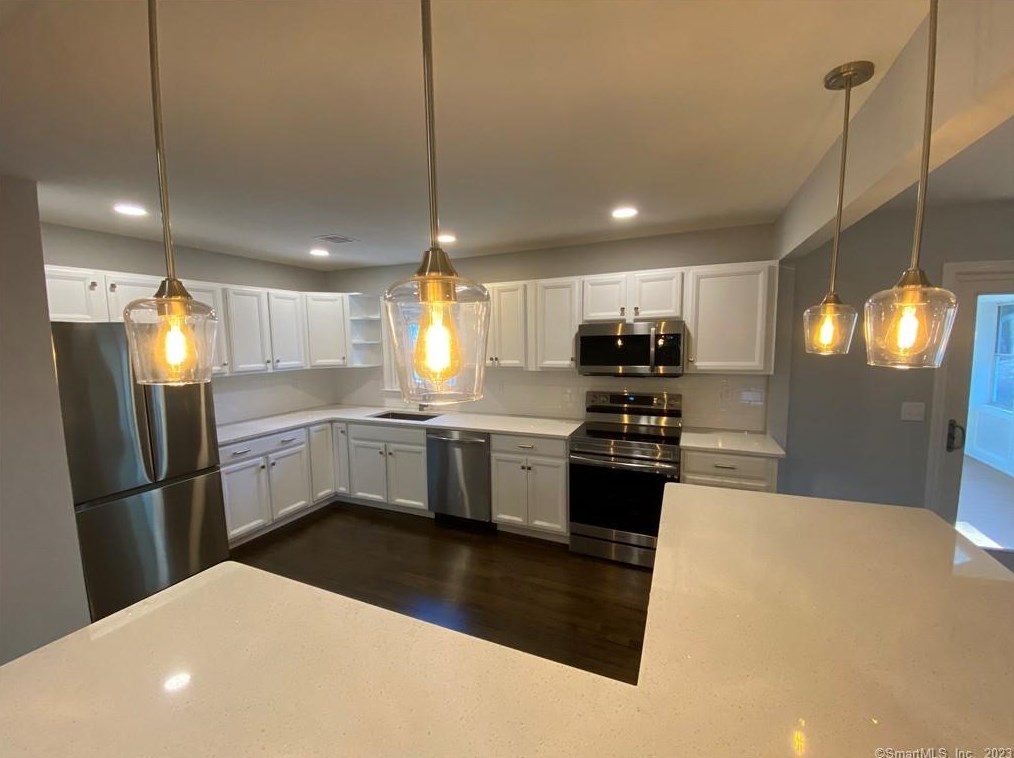 21 Birch Rd, Northville, CT 06776