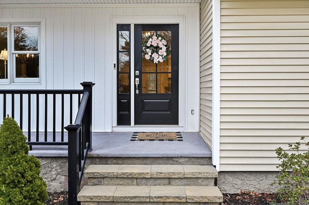 66 Bagburn Rd, Upper Stepney, CT 06468