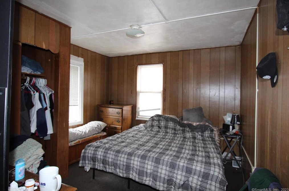 183 Elizabeth St, Derby CT  06418-1814 exterior