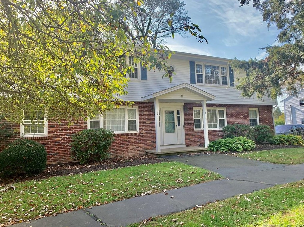 26 College St #4, Clinton, CT 06413