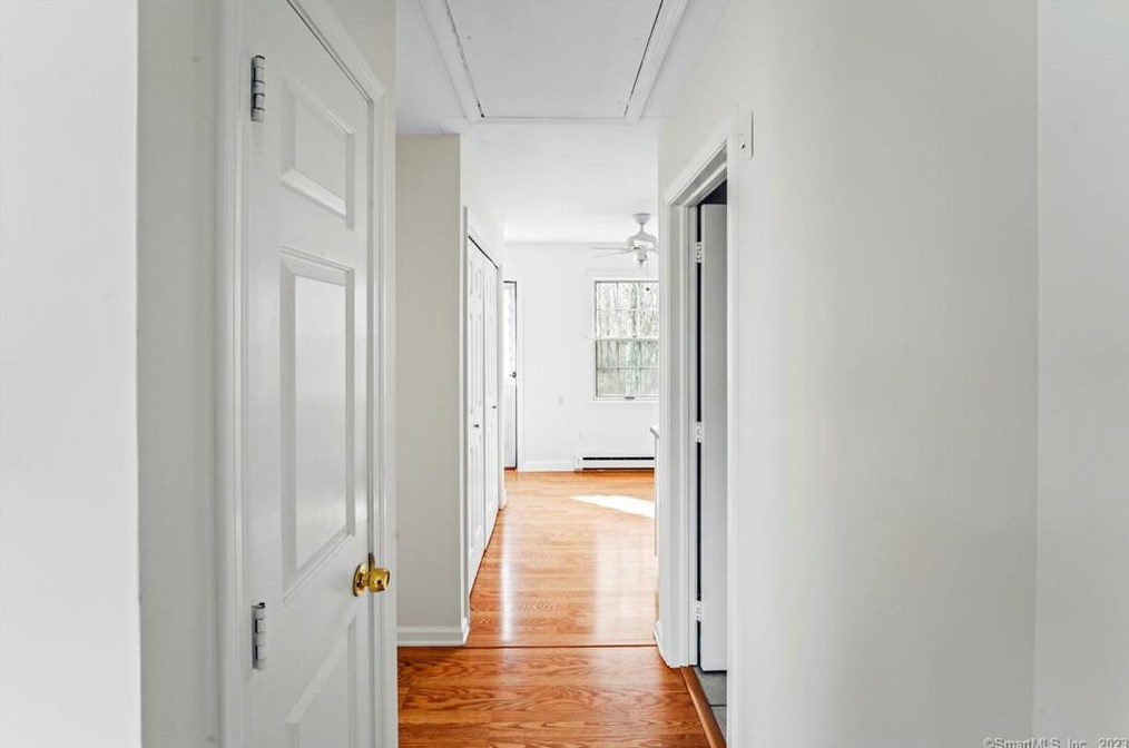 37 Founders Vlg, Clinton CT 06413-1850 exterior