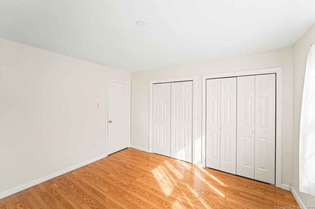 37 Founders Vlg, Clinton CT 06413-1850 exterior