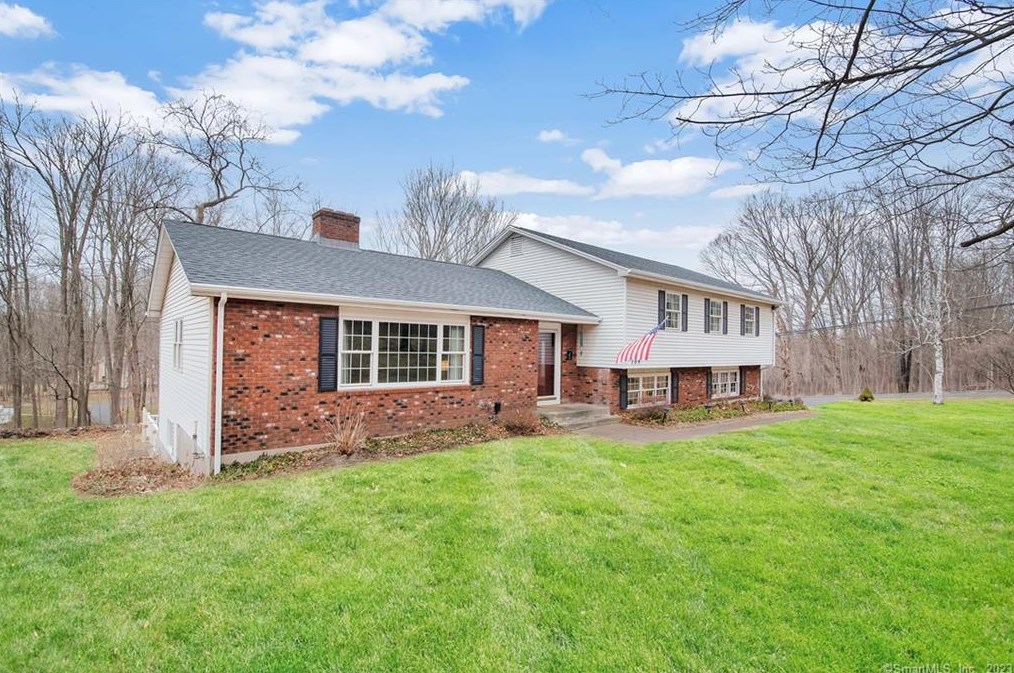709 Newgate Rd, Suffield, CT 06093