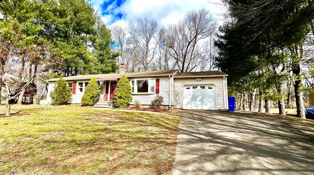 109 Quarry Brook Dr, Wapping, CT 06074