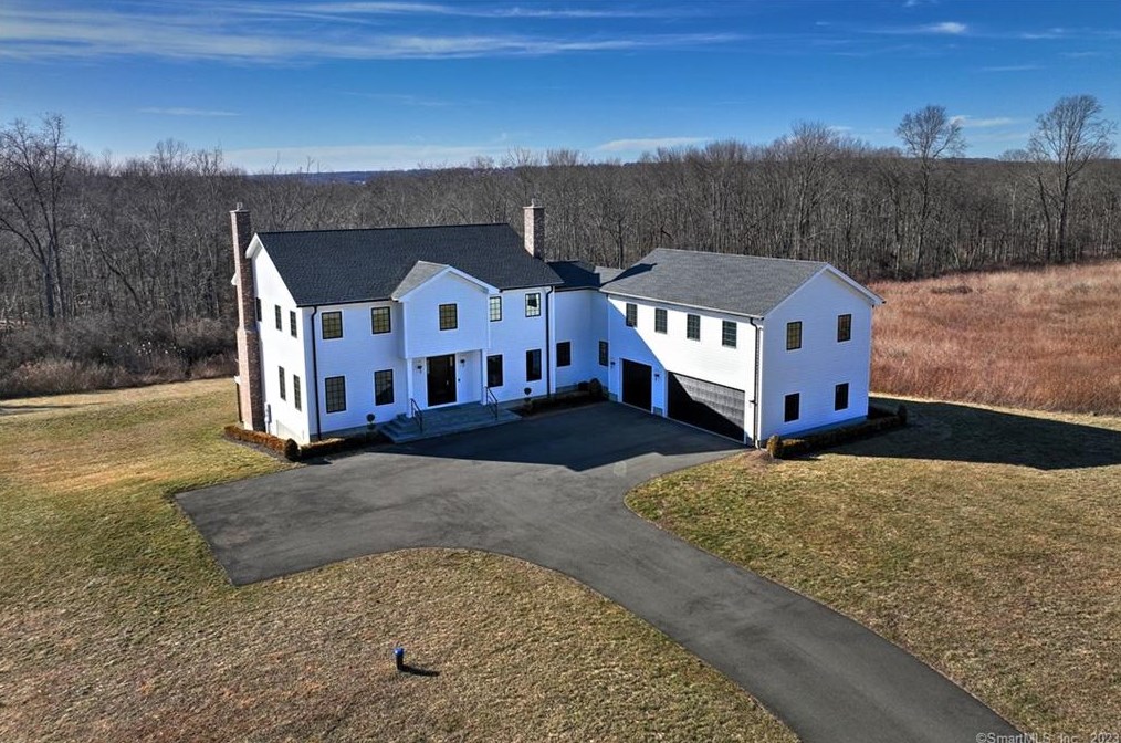 10 Morning Glory Dr, Orange, CT 06477-1243