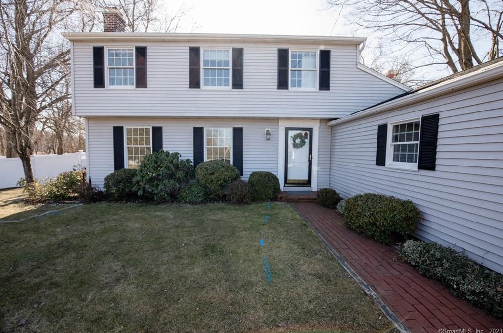61 Maplewood Ave, Wallingford, CT 06492