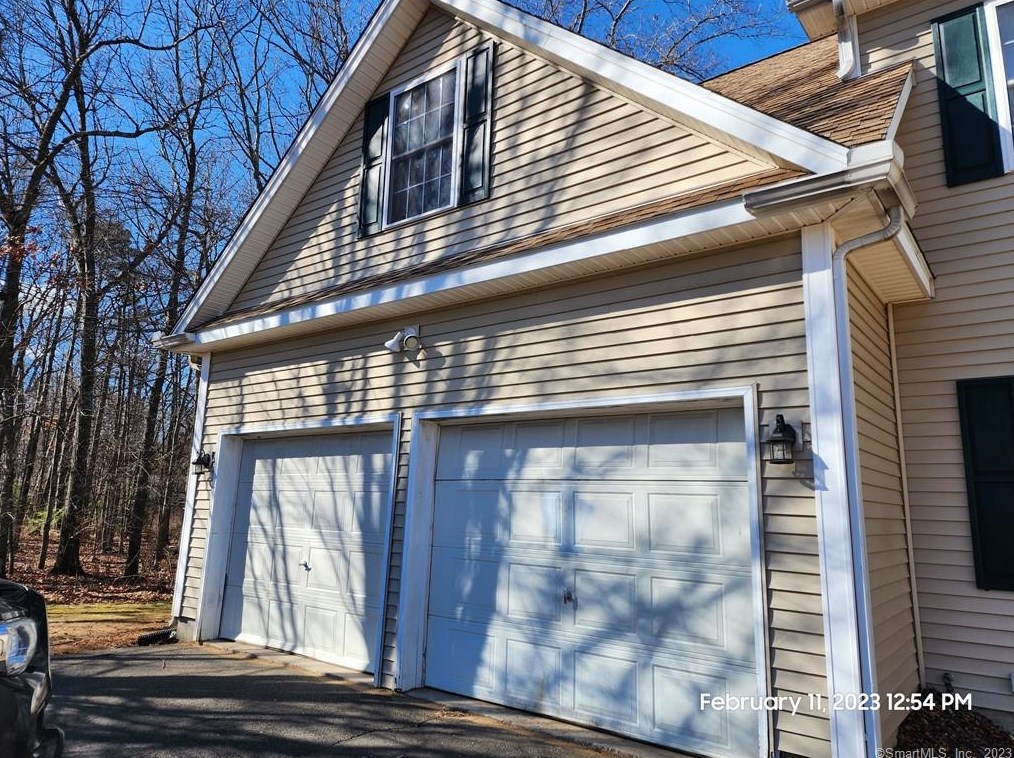16 April Way, Bloomfield, CT 06002
