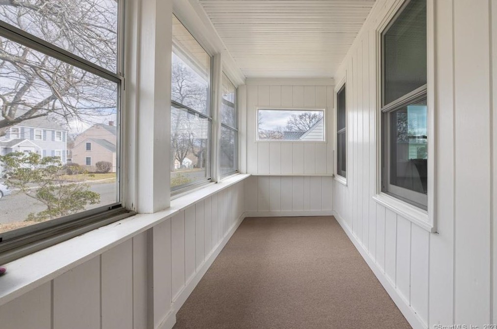 37 Monroe St, Stratford, CT 06614-4035