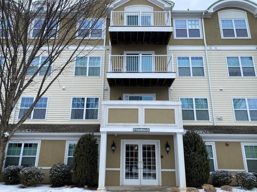 34 School House Dr #409, Hartford, CT 06110