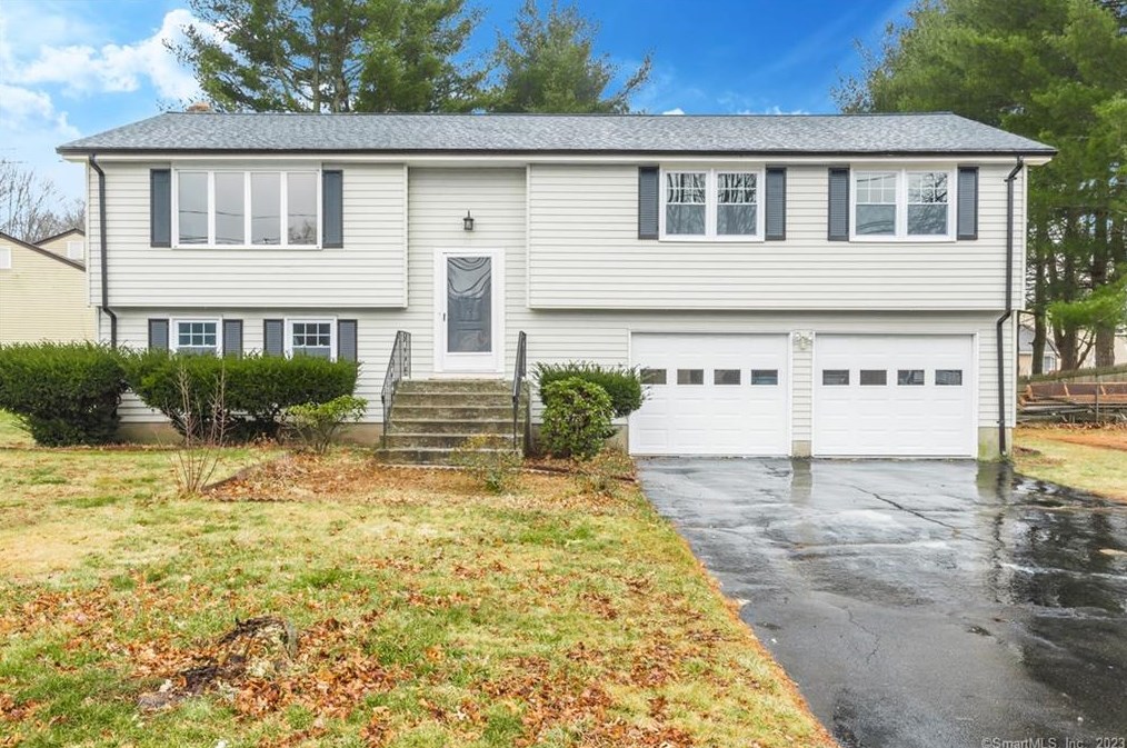 53 Evergreen Rd, Cromwell CT  06416-1638 exterior