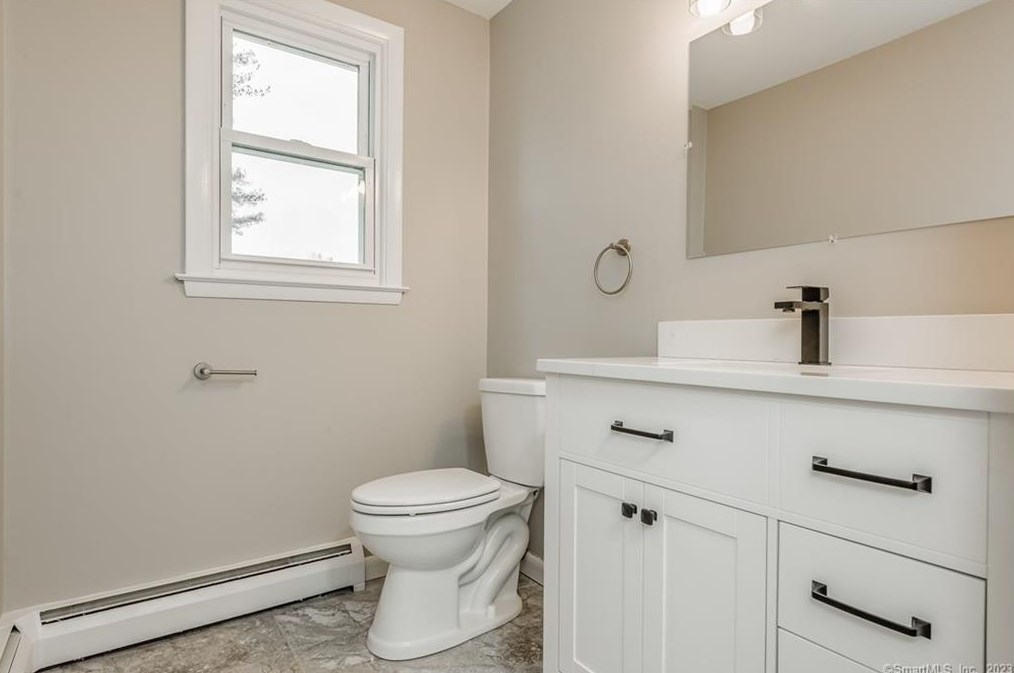 53 Evergreen Rd, Cromwell CT  06416-1638 exterior