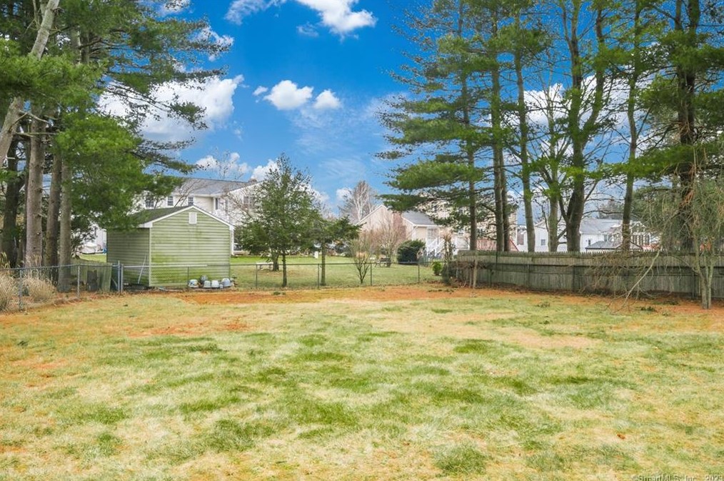 53 Evergreen Rd, Cromwell CT  06416-1638 exterior
